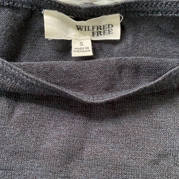 🔥HOST PICK!! 🔥Wilfred free off shoulder dress 24 hour drop!!!! - Picture 3 of 3